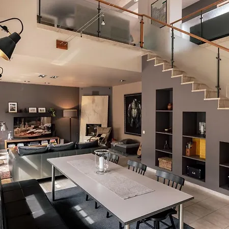 Spacious 2-story Apt. W/ Terrace - 280 M2 Apartman *
