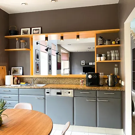 Spacious 2-story Apt. W/ Terrace - 280 M2 *