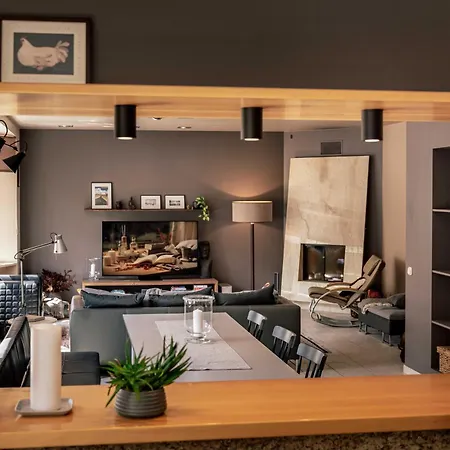 Spacious 2-story Apt. W/ Terrace - 280 M2 Apartman *
