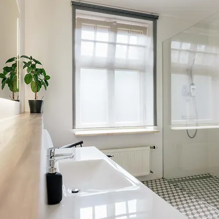 Spacious 2-story Apt. W/ Terrace - 280 M2 Apartman *