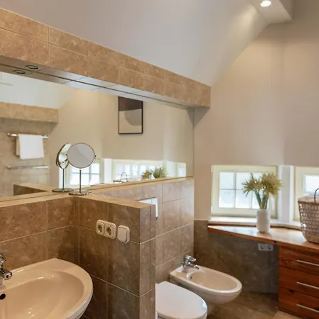 Spacious 2-story Apt. W/ Terrace - 280 M2 Apartman