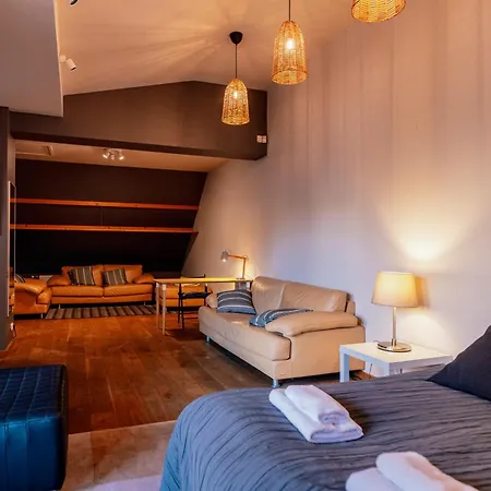 Spacious 2-story Apt. W/ Terrace - 280 M2 Apartman *