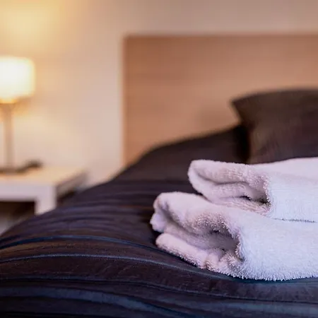 Apartman Spacious 2-story Apt. W/ Terrace - 280 M2