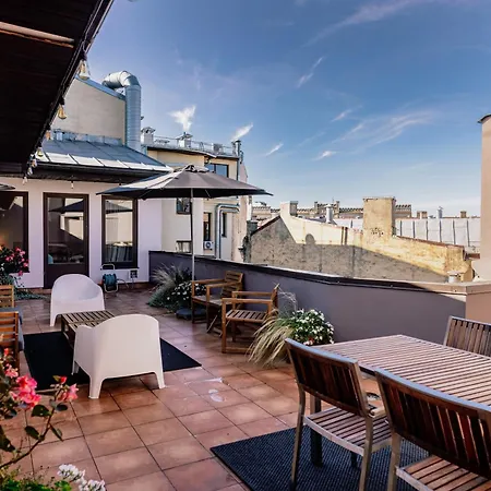 Apartman Spacious 2-story Apt. W/ Terrace - 280 M2 *