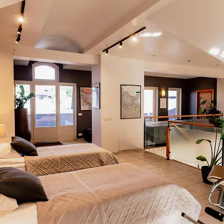 Spacious 2-story Apt. W/ Terrace - 280 M2 Apartman