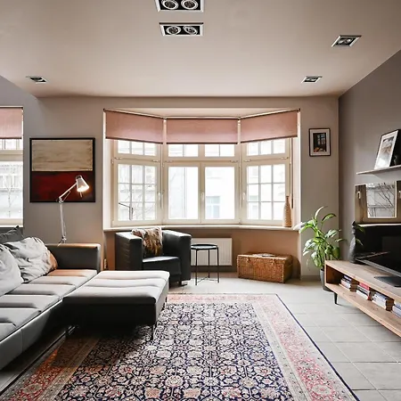Apartman Spacious 2-story Apt. W/ Terrace - 280 M2