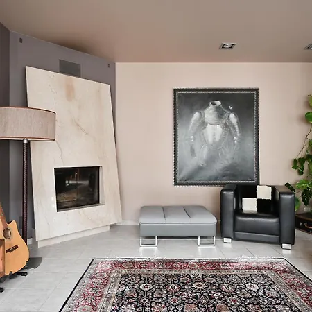 Spacious 2-story Apt. W/ Terrace - 280 M2 Apartman *