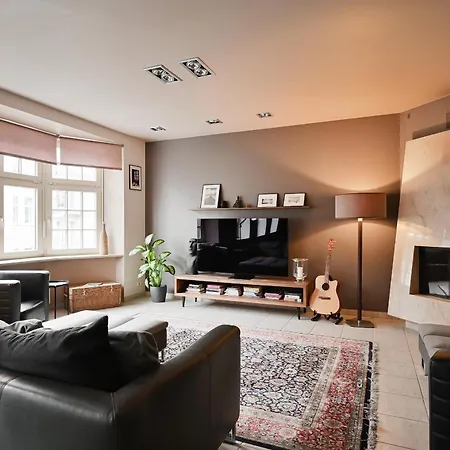 Apartman Spacious 2-story Apt. W/ Terrace - 280 M2
