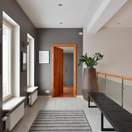 Spacious 2-story Apt. W/ Terrace - 280 M2 Apartman