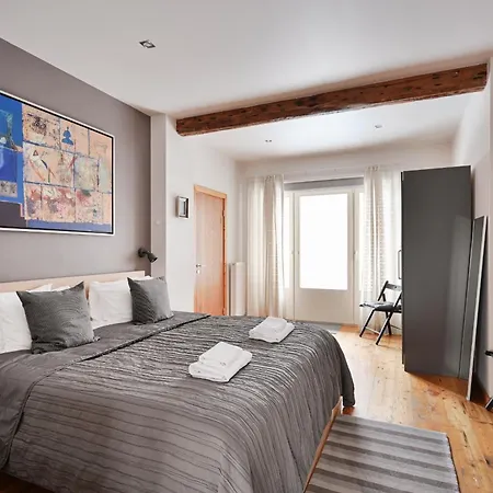 Spacious 2-story Apt. W/ Terrace - 280 M2 *