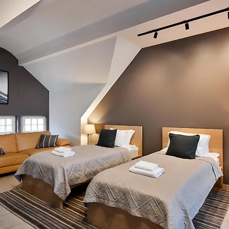 Spacious 2-story Apt. W/ Terrace - 280 M2 Apartman *
