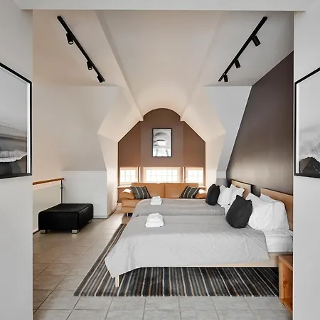 Spacious 2-story Apt. W/ Terrace - 280 M2 *