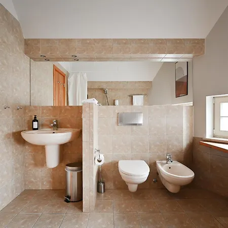 Apartman Spacious 2-story Apt. W/ Terrace - 280 M2 *