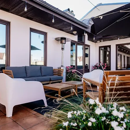 Spacious 2-story Apt. W/ Terrace - 280 M2
