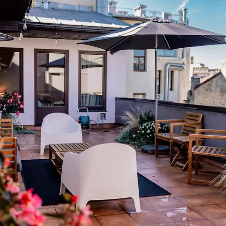 Spacious 2-story Apt. W/ Terrace - 280 M2 Apartman
