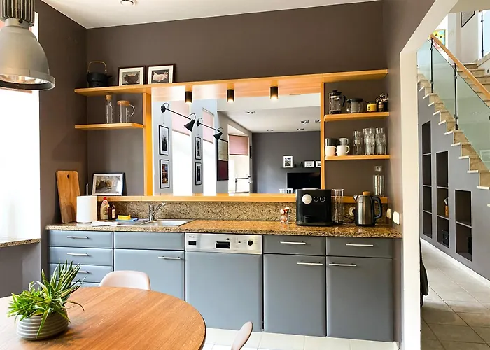 Spacious 2-story Apt. W/ Terrace - 280 M2 *