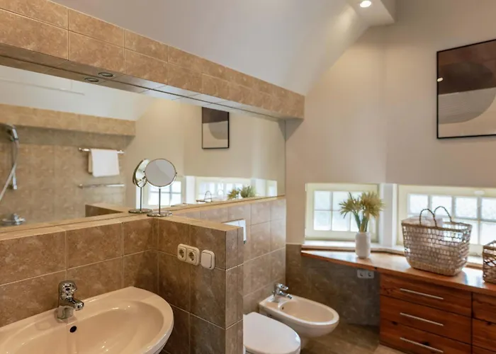 Spacious 2-story Apt. W/ Terrace - 280 M2 Lejlighed