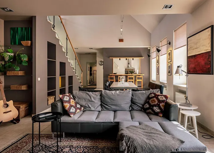 Spacious 2-story Apt. W/ Terrace - 280 M2