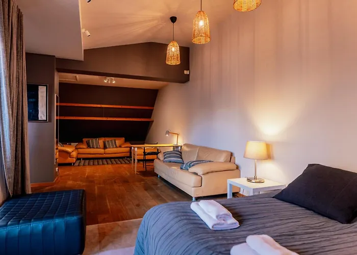 Spacious 2-story Apt. W/ Terrace - 280 M2 Dzīvoklis *