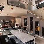 Spacious 2-story Apt. W/ Terrace - 280 M2 Апартаменты *
