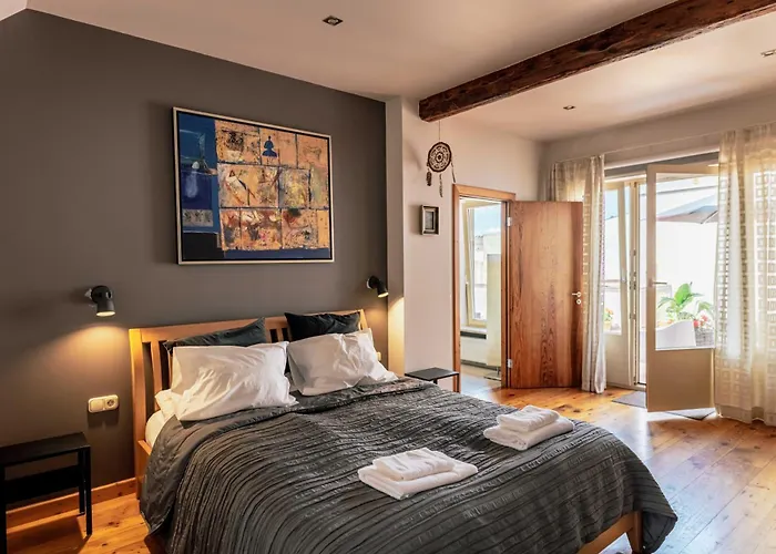 Spacious 2-story Apt. W/ Terrace - 280 M2 리가