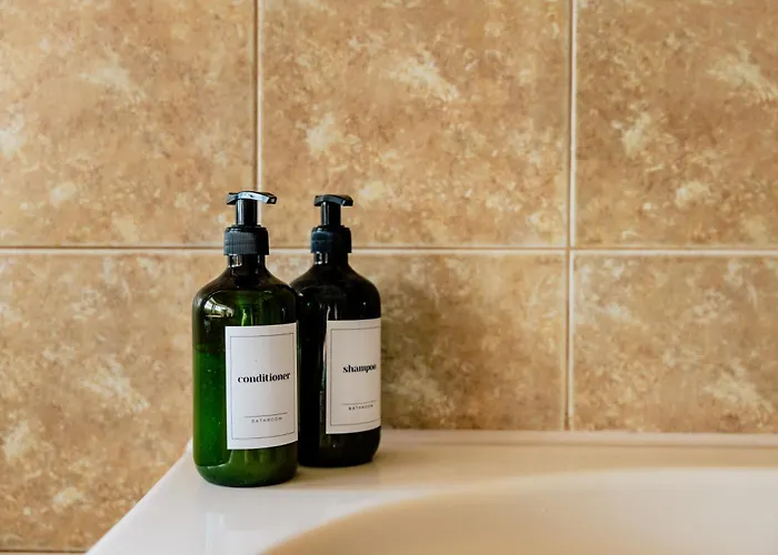 Spacious 2-story Apt. W/ Terrace - 280 M2 *